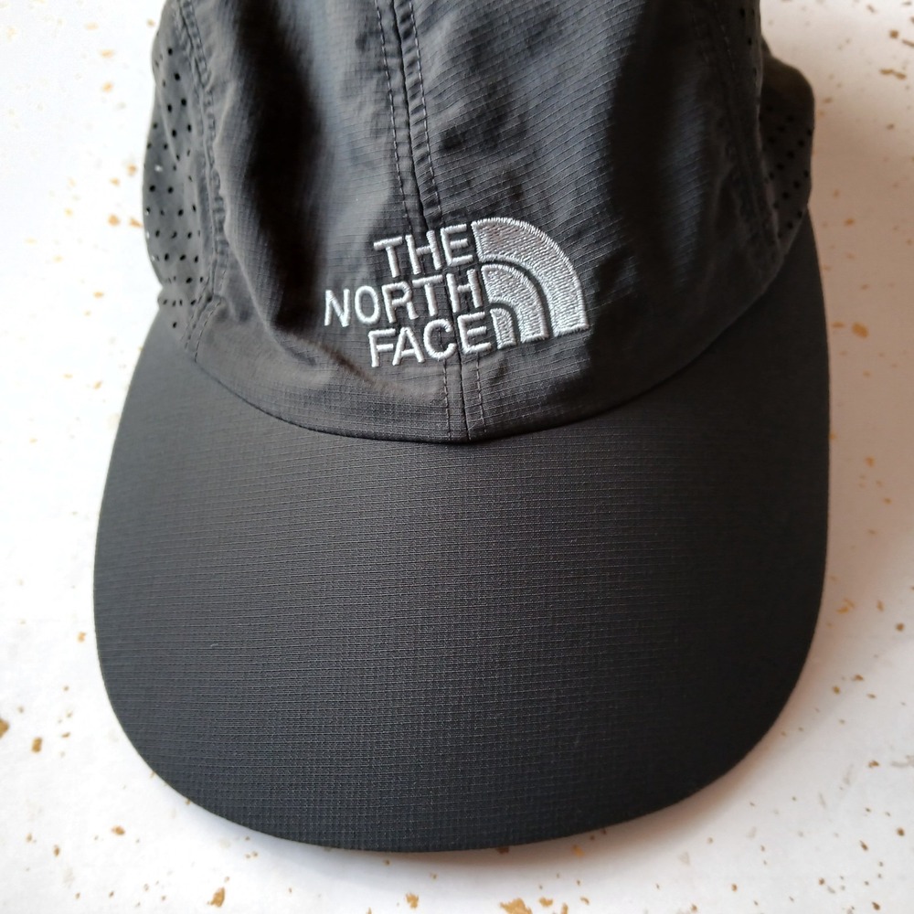 North Face Nylon Hat Grey Adjustable Strap Back Lightweight Hiking Outdoors S-M